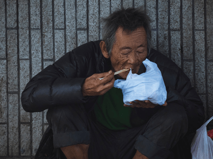 2005�꣬��������������������ʮ������ƶ��ʧѧ��ͯ�����������������������ط�У԰������������